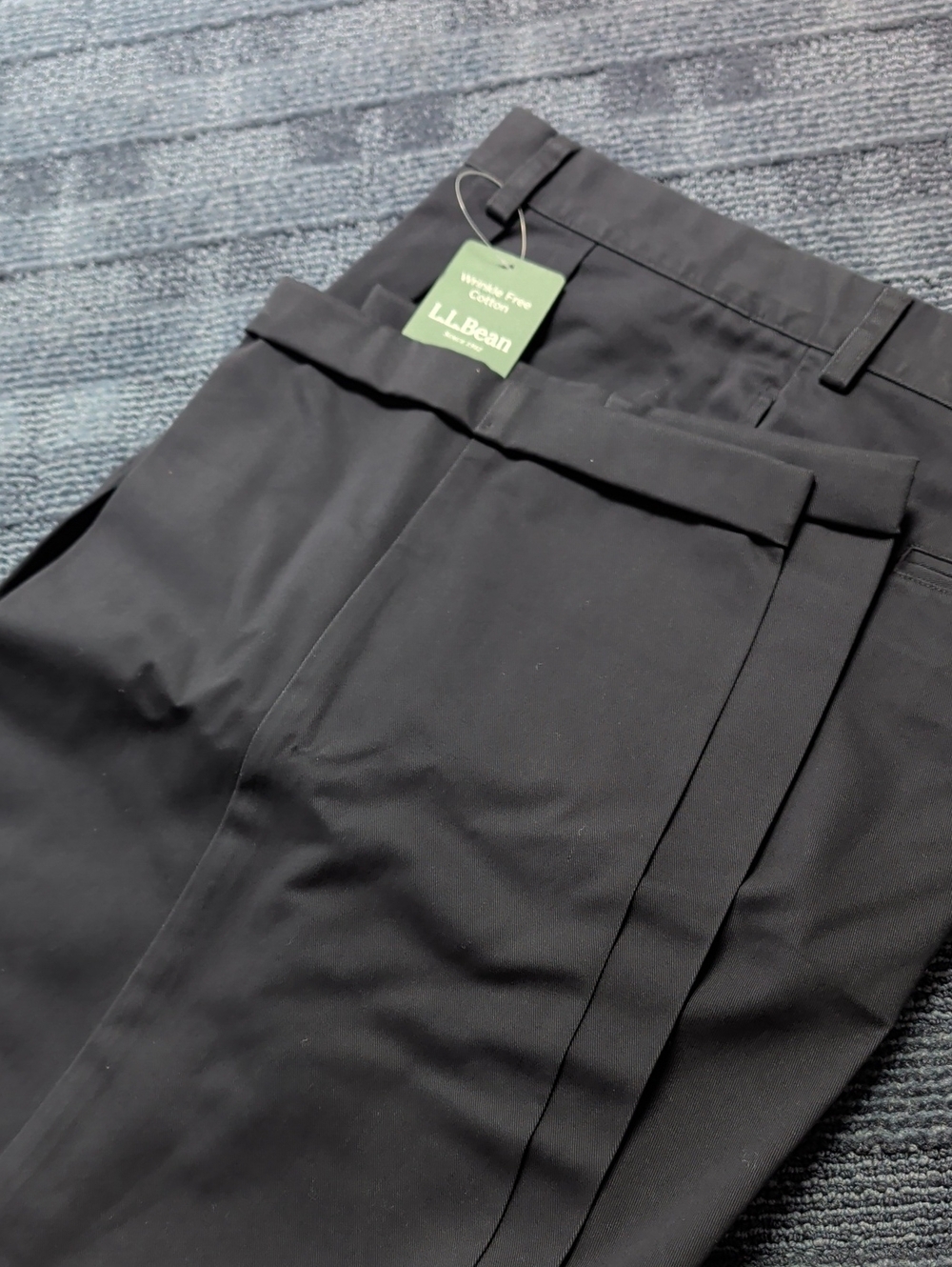 L.L. Bean Men's Navy Wrinkle Free Cotton Pants